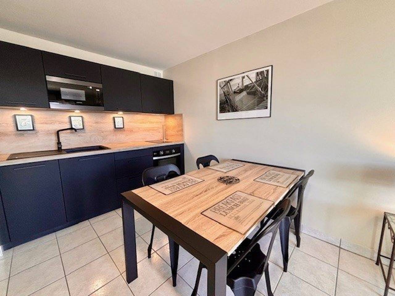 Entire apartment, Quiberon - 1Br Apartment - 4 pers - Balcony, Tv, Dishwasher, Parking in Quiberon, Côte des Mégalithes