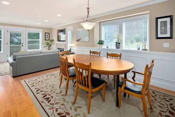 Vacation Home for 8 Guests in Seattle, Lake Washington, Picture 4