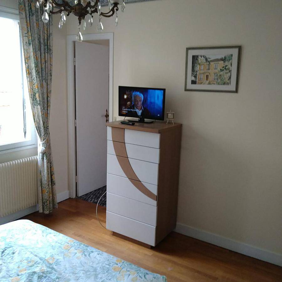 Appartement entier, Three-Bedroom Apartment in Mitry-Mory, Seine-et-Marne