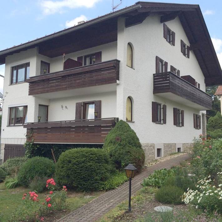 Ferienwohnung für 6 Personen, mit Balkon und Terrasse sowie Garten und Ausblick in Spiegelau