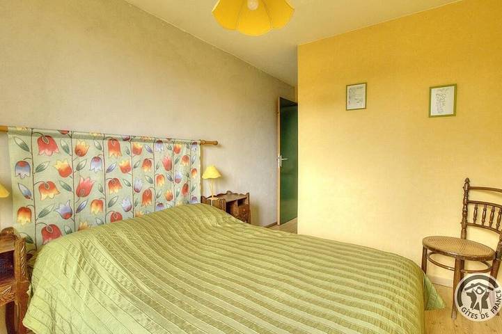 Location de vacances pour 8 personnes, avec jardin et piscine, animaux acceptés à Poule-les-Écharmeaux - 3