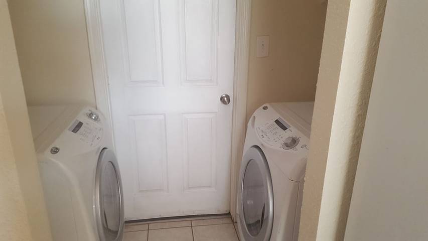 Vacation rental for 7 people, with terrace and yard as well as hot tub in El Paso