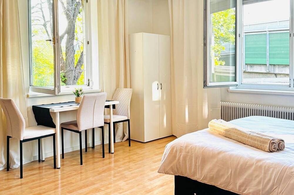 Pretty Double Room Shared Villa - Garden & Patio in Floridsdorf, Wien