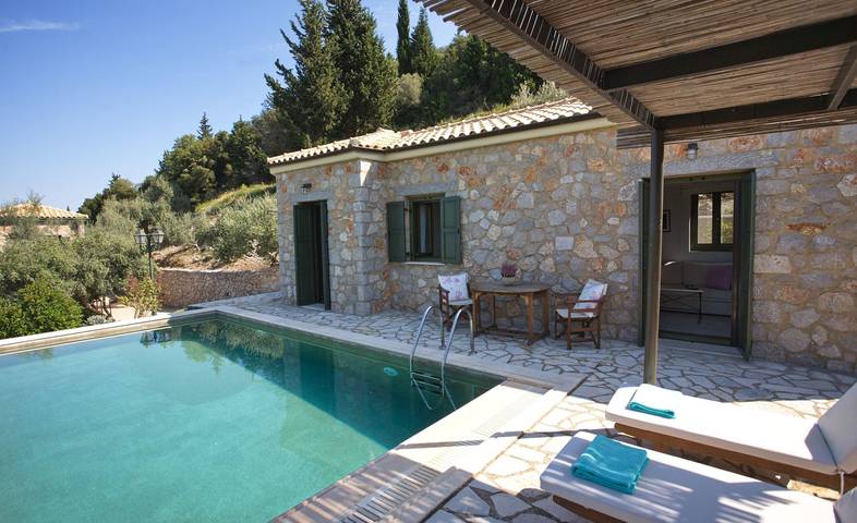 Villa with pool for 2 people, with terrace and garden in Lefkada