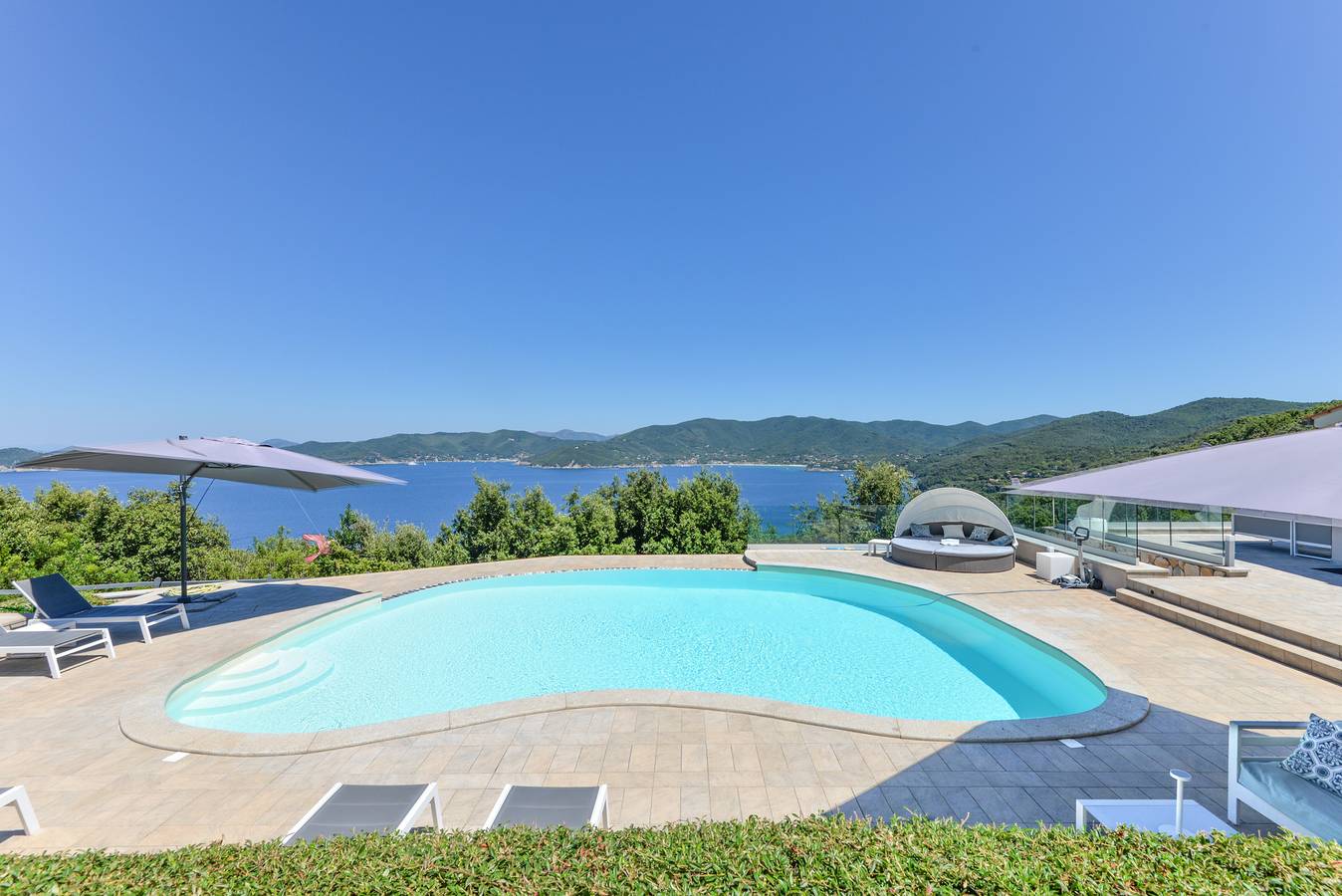 Villa 'Alessia' with Sea View, Wi-Fi and Air Conditioning in Marciana Marina, Elba
