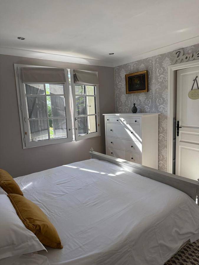 Location de vacances pour 6 personnes, avec Terrasse et Jardin ainsi que Piscine et Vue à Aignan - 4
