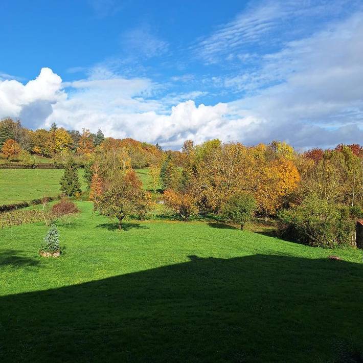 Location de vacances pour 2 personnes, avec jardin et vue dans Jully-lès-Buxy - 2