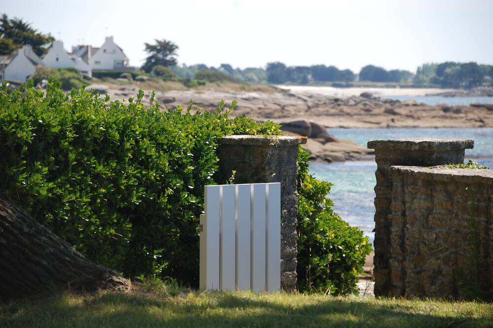 Villa familiale donnant directement sur la mer in Le Cabellou, Concarneau