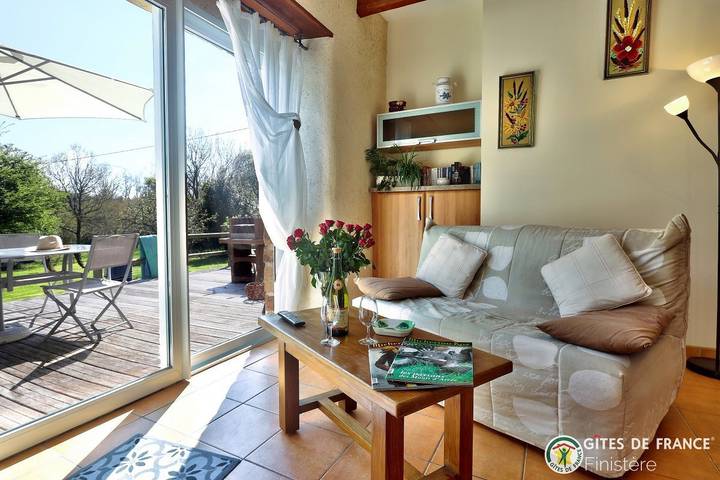 Casa de huéspedes para 2 personas, con terraza además de jardín y vistas - 1