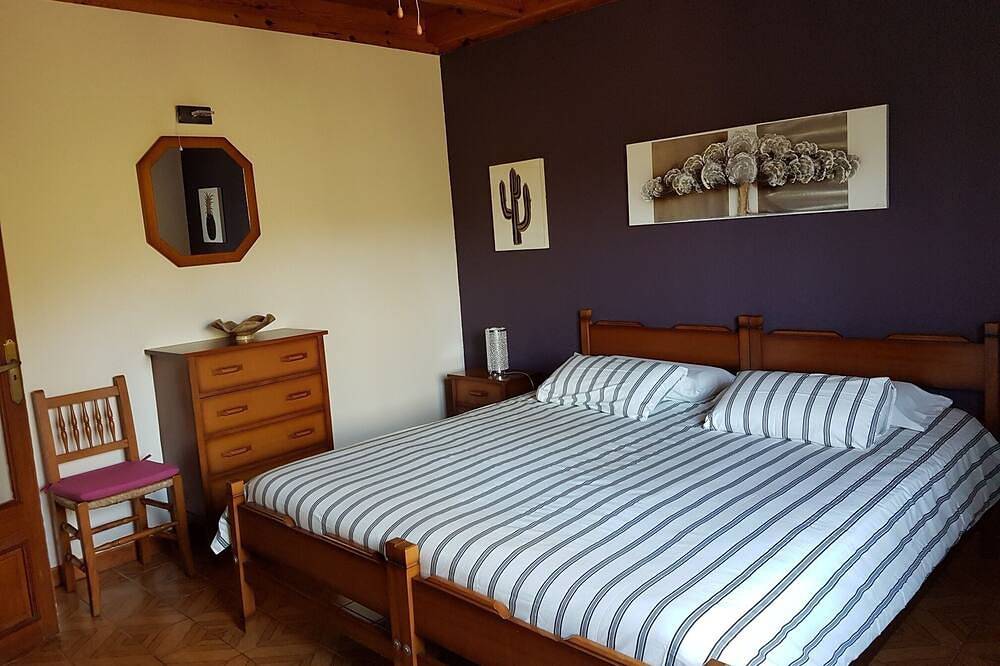 Geheel appartement, Seaside appartement in een groot huis met zwembad met zout water in Cala Murada, Manacor