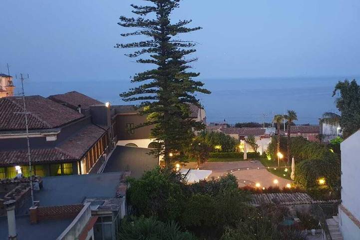 Villa per 4 persone, con terrazza e idromassaggio in Acireale