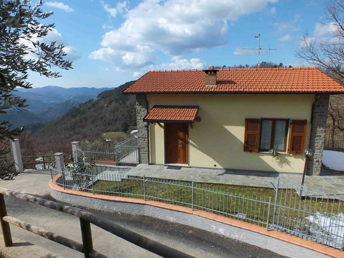Gîte pour 4 personnes, avec vue et jardin, animaux acceptés dans Serò
