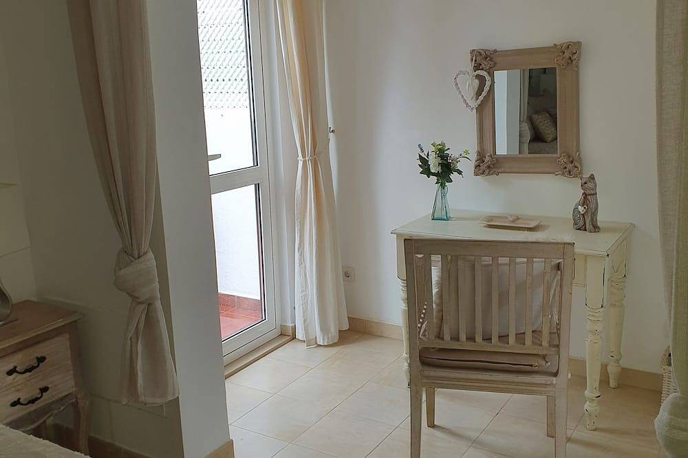 Villa / Haus mit wunderschönem Dachblick, 10 Minuten vom Yachthafen entfernt in Puerto Calero, Yaiza