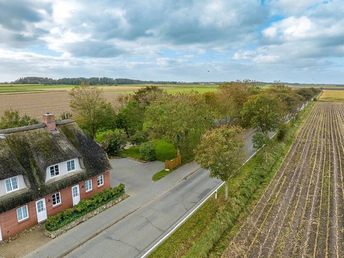 Ferienwohnung für 4 Personen, mit Terrasse und Garten in Borgsum - 2