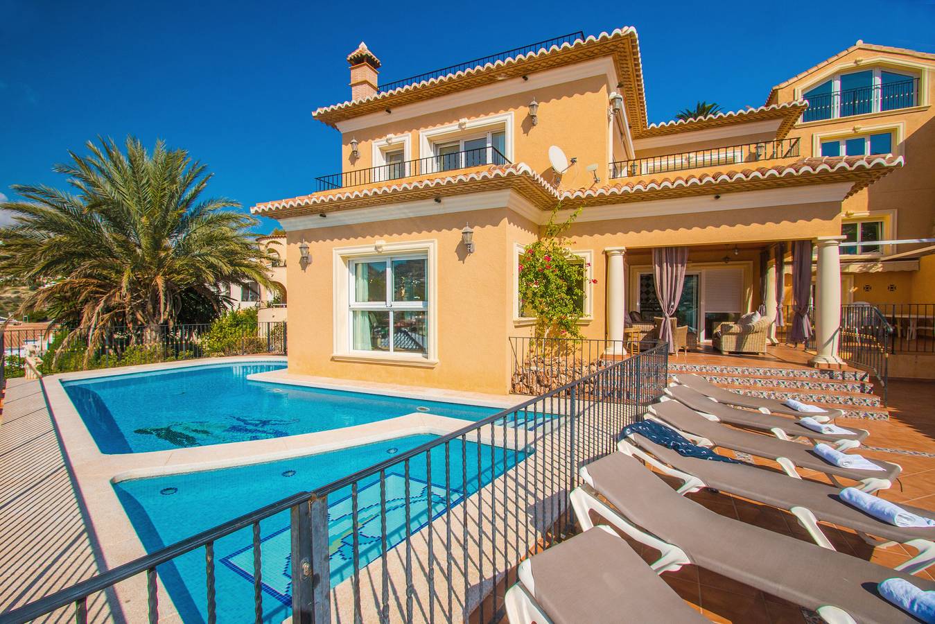 Villa Encanto - Plusholidays in La Manzanera, Calpe