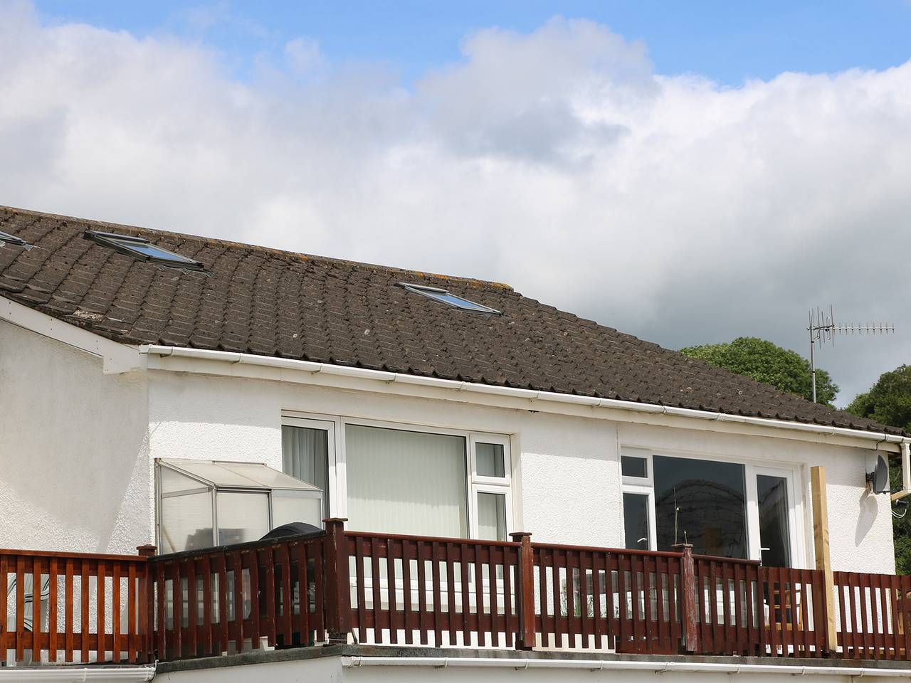 Entire apartment, The Cartwheel in Amroth, Pembrokeshire