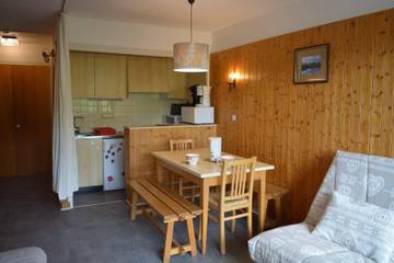 Gîte pour 4 personnes, avec balcon dans Chinaillon