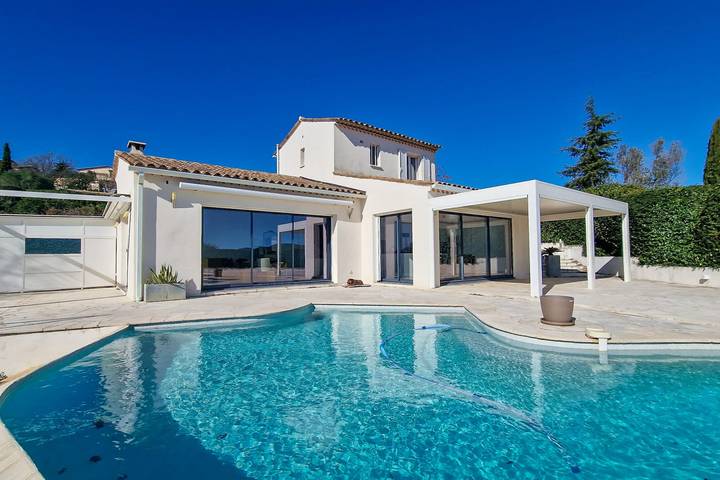 Location de vacances pour 10 personnes, avec jardin et piscine, adapté aux familles à Les Adrets-de-l'Estérel - 3