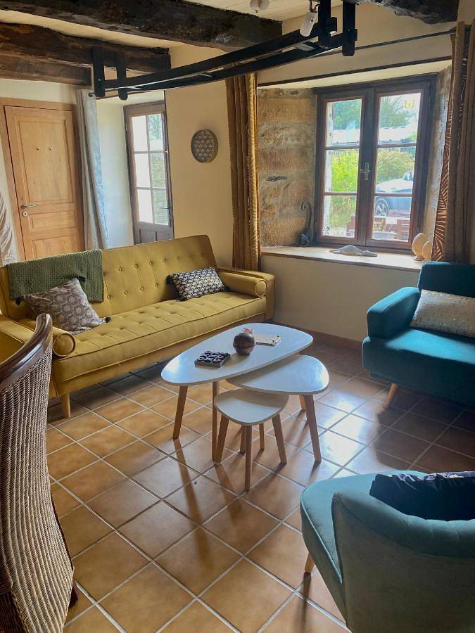 Gîte pour 6 personnes, avec jardin, adapté aux familles à Caulnes