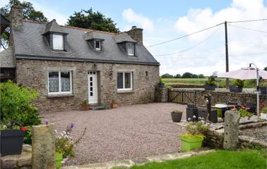 Gîte pour 4 personnes, avec jardin, animaux acceptés à Pléhédel