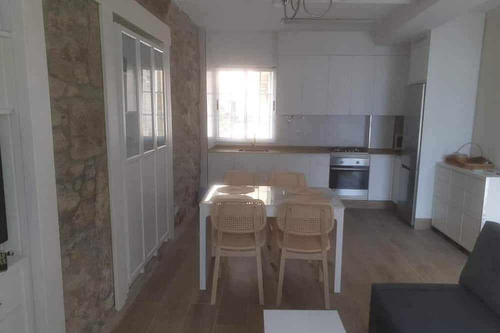 Entire apartment, La Casa de Ana en Fisterra se Ubica en una Antigua Fábrica de Salazón de 1805 in Fisterra, Costa da Morte