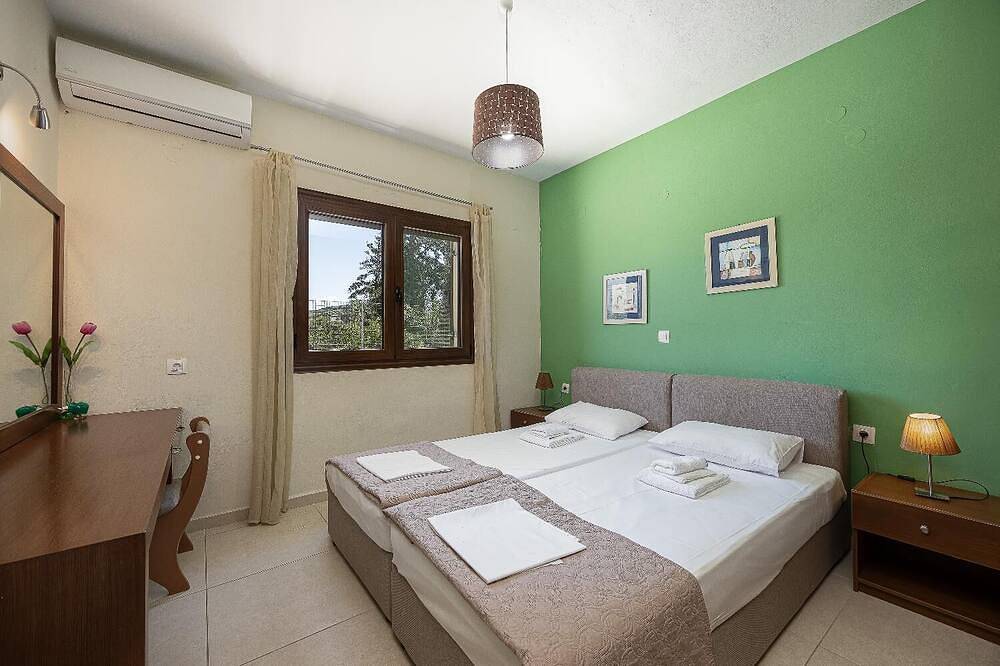 Villa Lemonia - Two Bedroom Villa, Sleeps 4 in Plataniás, Région de la Canée