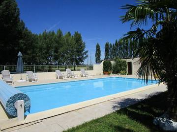 Chambre d’hôte pour 2 personnes, avec piscine et jardin dans Fontenay-le-Comte