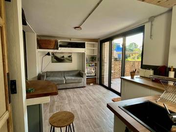 Gîte pour 2 personnes, avec piscine ainsi que jardin et vue à Vaugneray