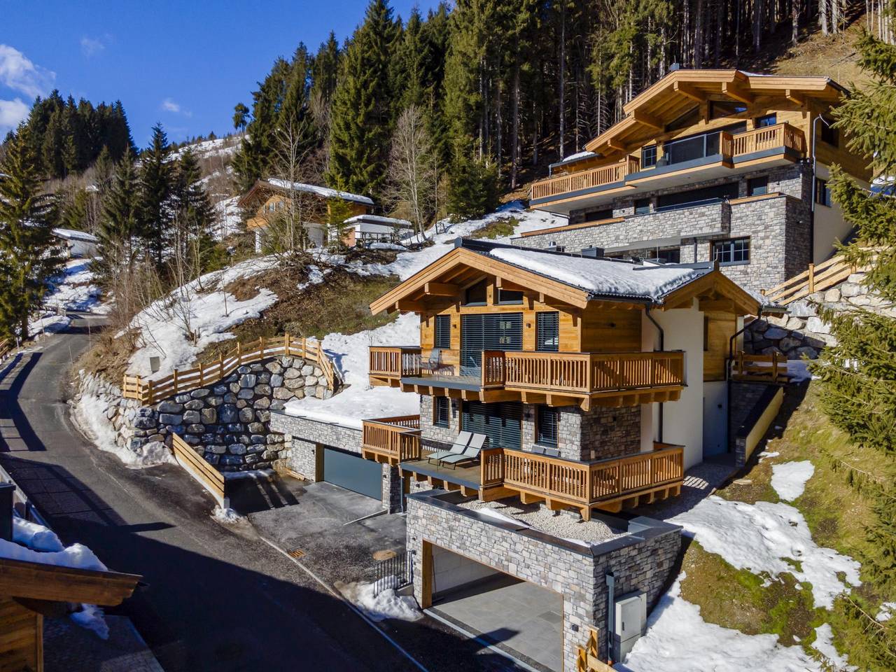 Exklusives Chalet mit Wellness auf der Piste in Hinterglemm, Saalbach-Hinterglemm
