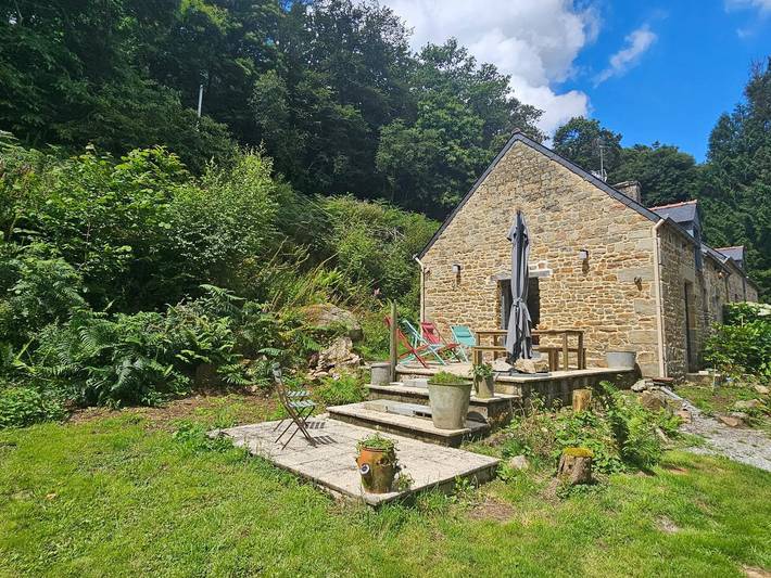 Gîte pour 4 personnes, avec jacuzzi ainsi que jardin et piscine, animaux acceptés à Ploërdut