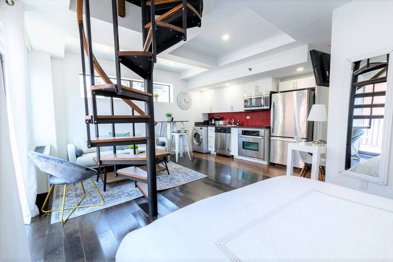 Ganze Wohnung, 809-6B New 2Br Duplex With Private Patio in Manhattan, New York