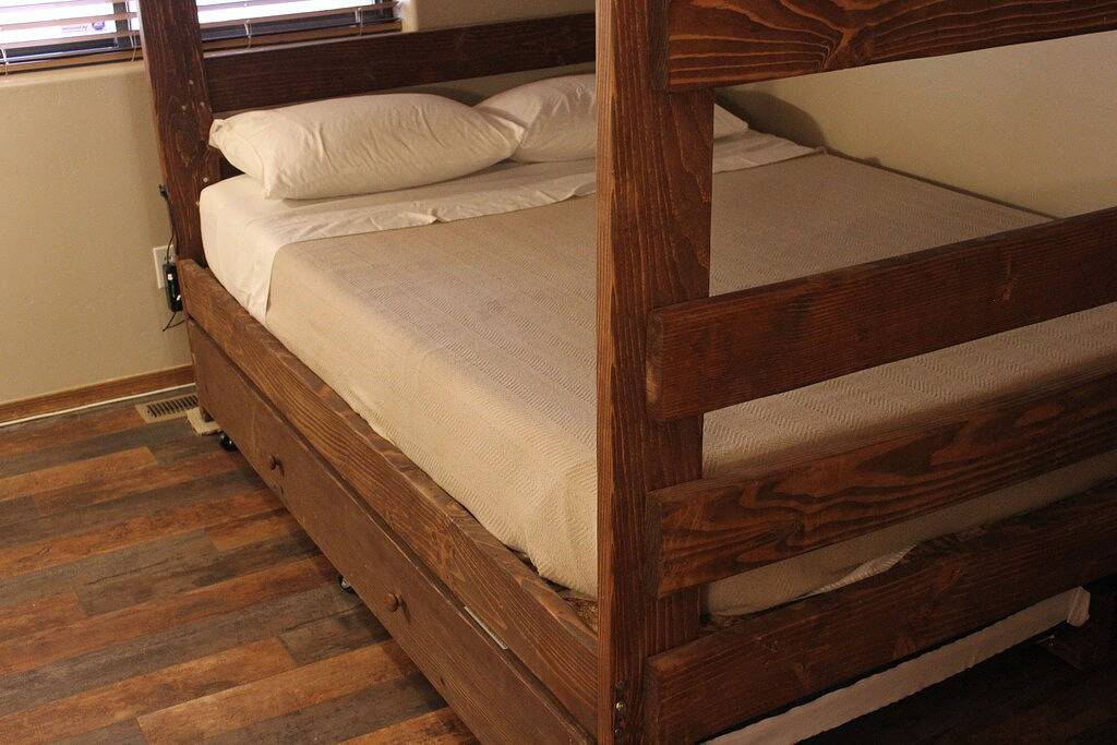 Log Cabin for 6 Guests in Show Low, Arizona