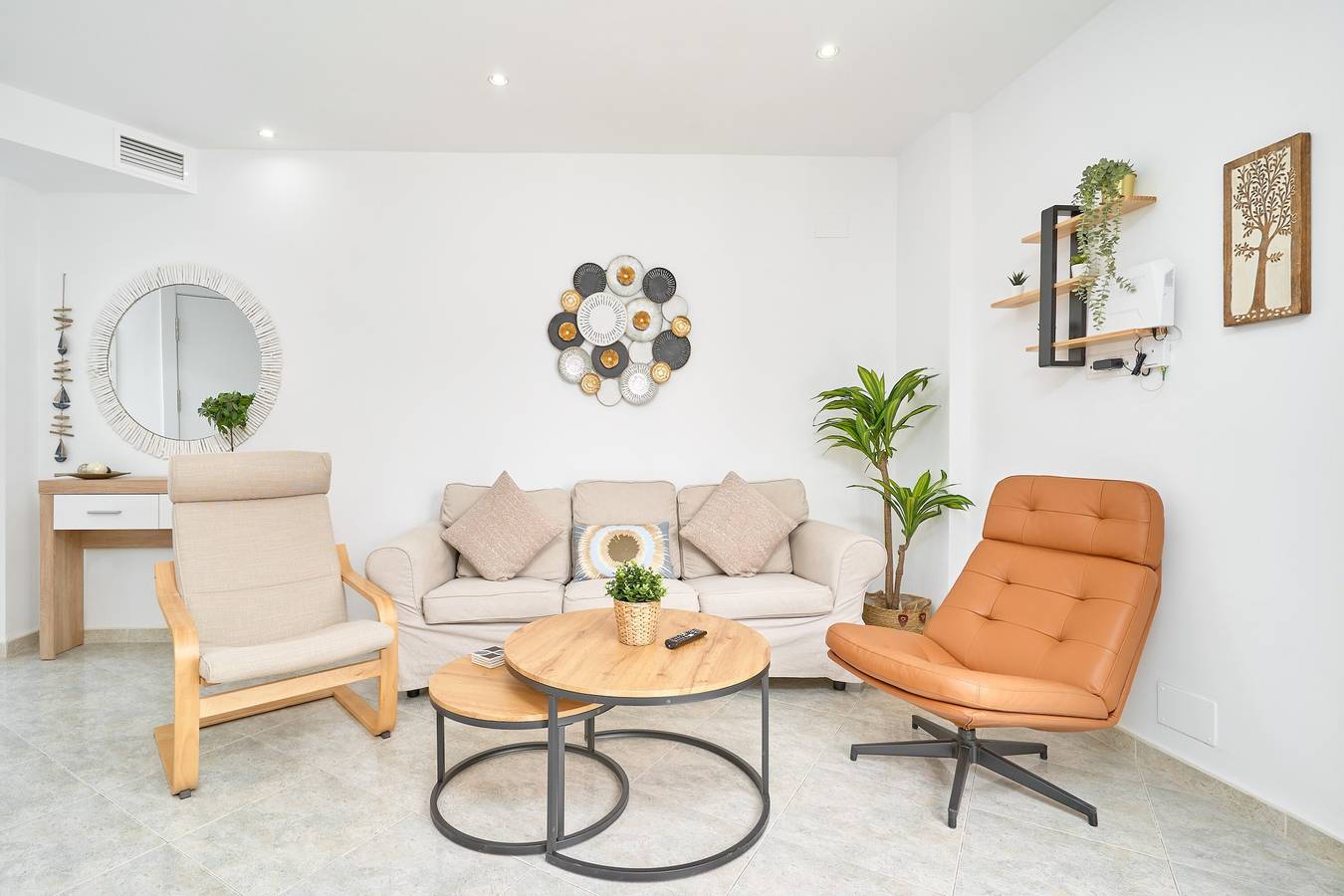 Hel leilighet, Apartment Suzanne newly furbished town centre apartment in Nerja Centre, Nerja