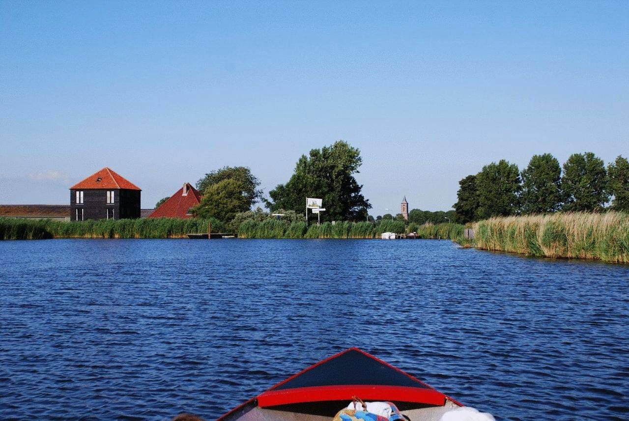 Hoeve Meerzicht in Monnickendam, Markermeer