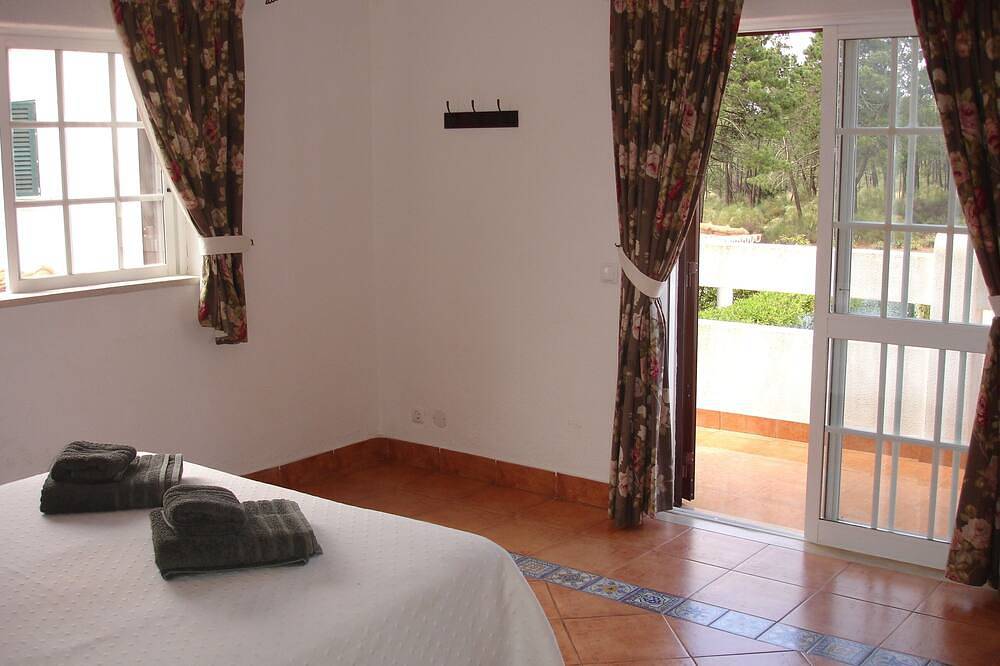 26149/Al Lovely 4 bed 3 bath villa with large fenced pool, 250 metres to beach in Castro Marim, Faro Distrikt