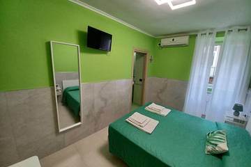 Bed And Breakfast for 2 Guests in Naples, Tyrrhenian Coast Campania, Picture 3