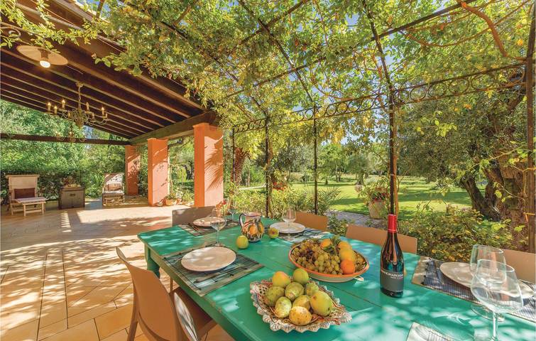 Ritiro con vista sul mare: 120 m², aria condizionata, pozzo del fuoco e terrazza. Vicino alla città e alla costa. in Contrada Fiori, Menfi