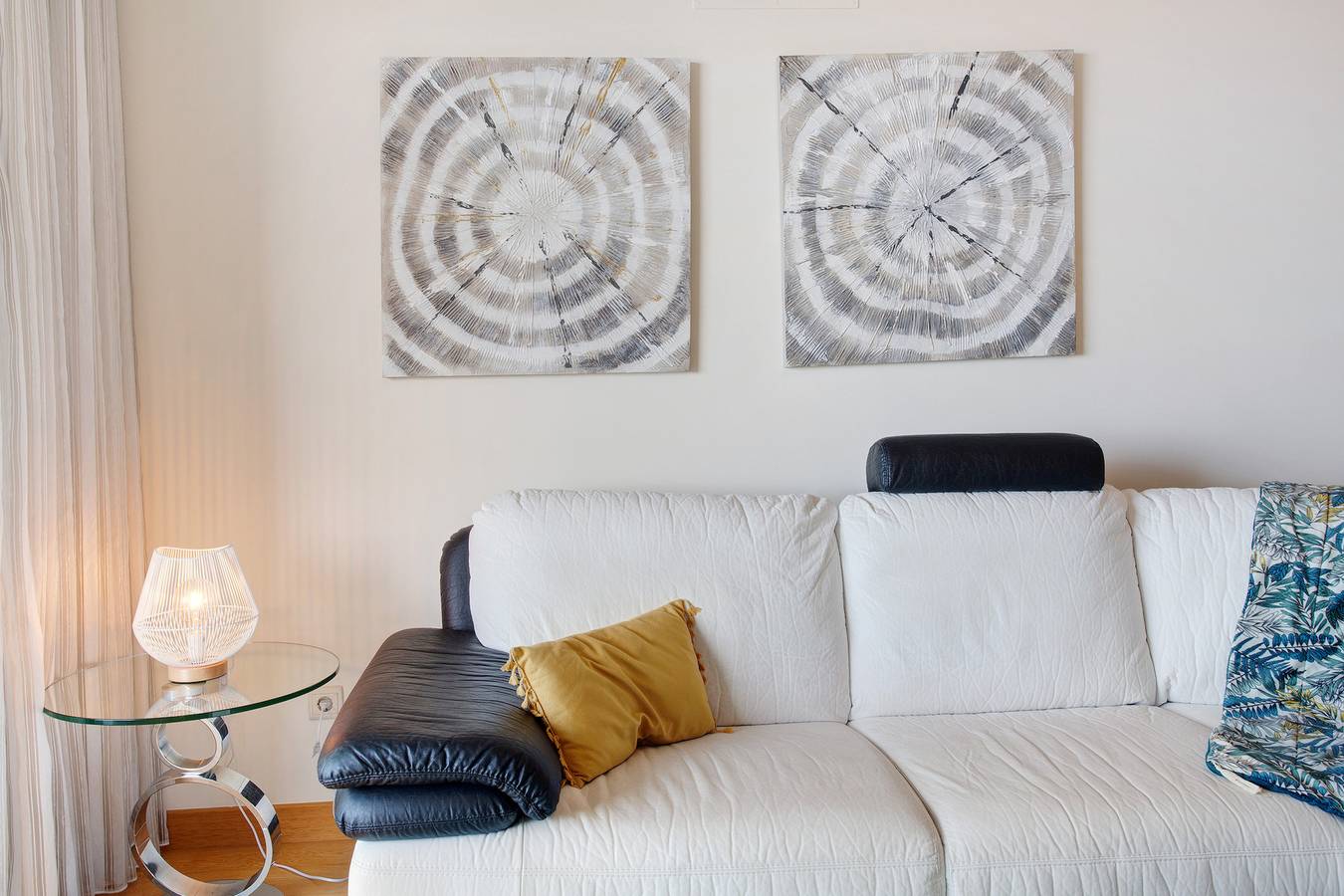 Entire apartment, Apartment 'Zino Lll - Sea View' with Sea View, Balcony and Wi-Fi in São Martinho, Madeira