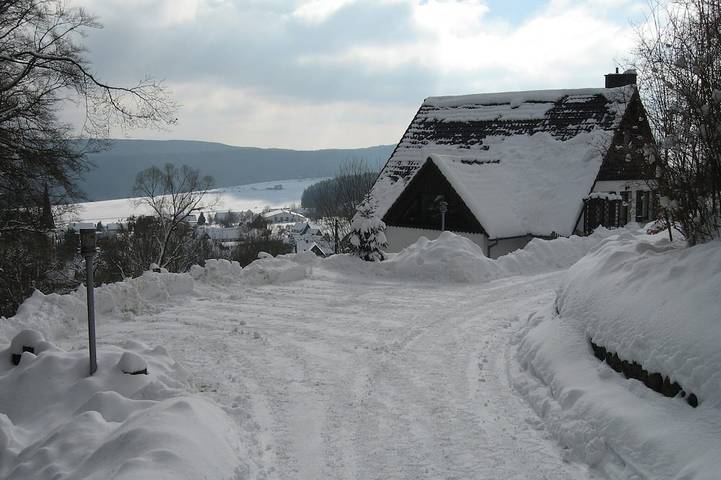 Chalet für 20 Personen, mit Garten und Balkon in Medebach