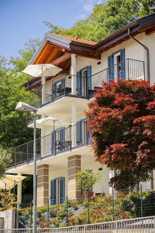 Ferienwohnung für 4 Personen, mit Balkon und Terrasse sowie Garten und Seeblick