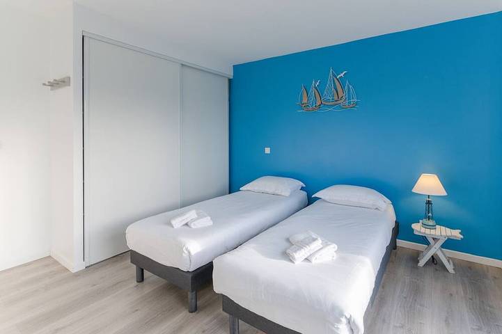 Gîte pour 6 personnes, avec jardin et terrasse, animaux acceptés dans Plage de Tréompan - 4