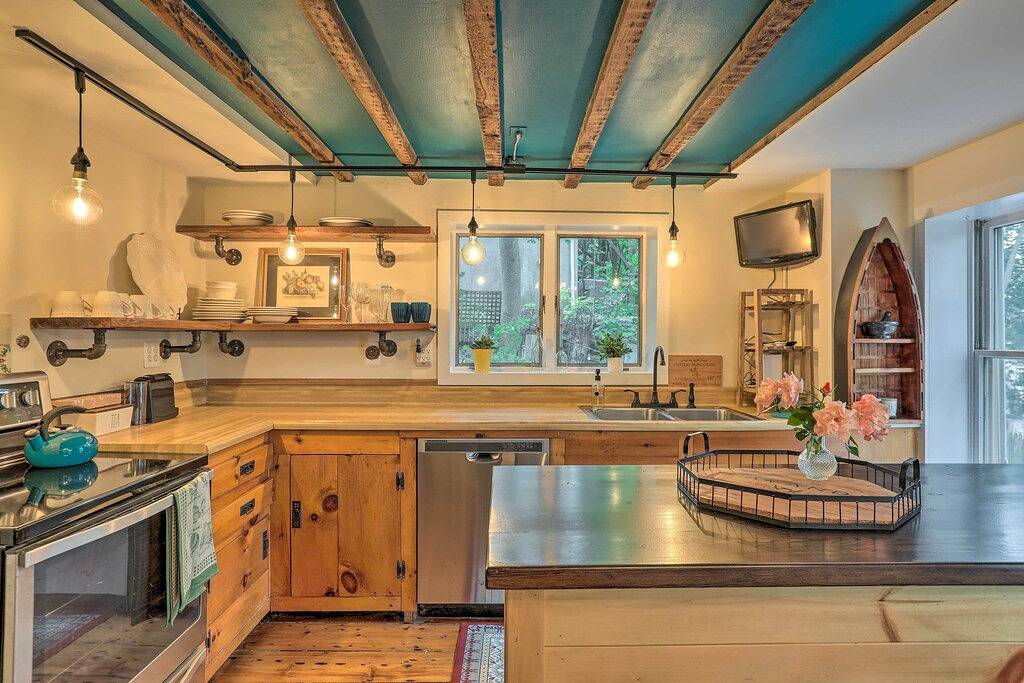 Historic Home in Lambertville: Walk to Bridge in Hunterdon County