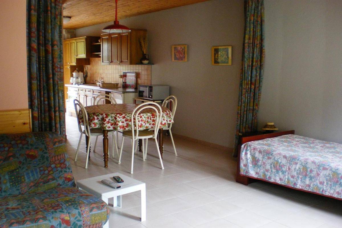 One-Bedroom House in Biéville-Beuville, Région de Caen