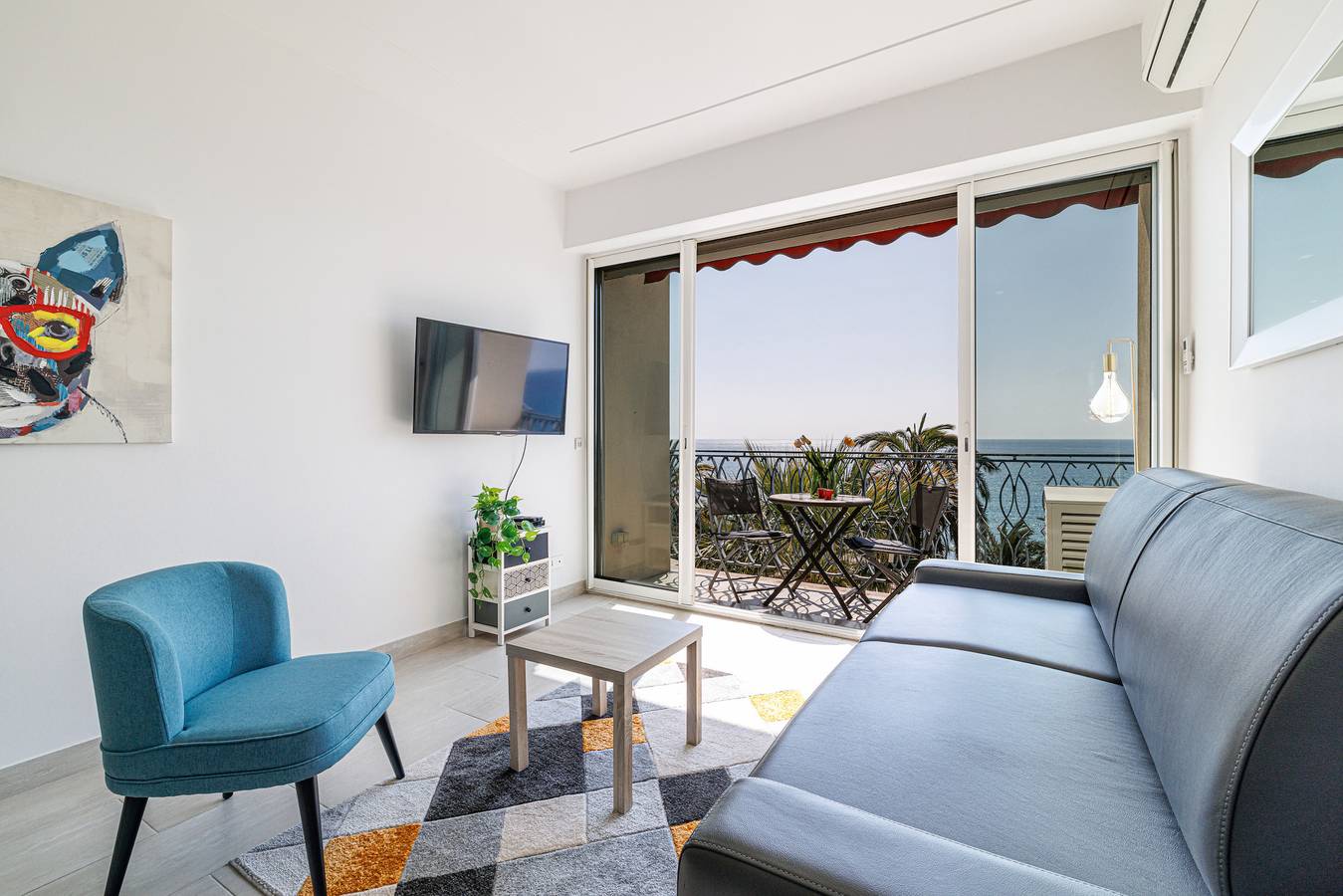 Estudio entero, Promenade 73 in Niza, Costa mediterránea (Francia)