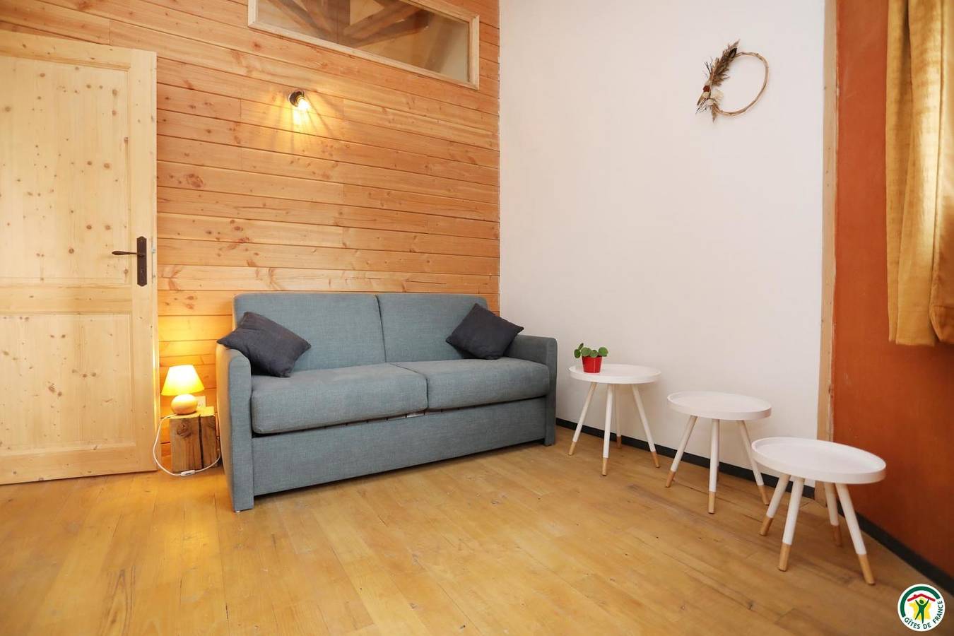 Gîte voor 4 personen met tuin in Cobonne, Die en omgeving