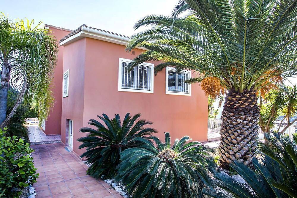 Preciosa casa de vacaciones privada con Wifi, piscina privada, A/C, Tv, patio y aparcamiento in Gata de Gorgos, Costa Blanca