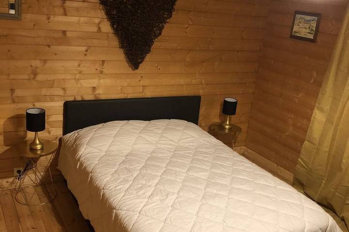 Gîte pour 10 personnes, avec terrasse à Lozzi - 2