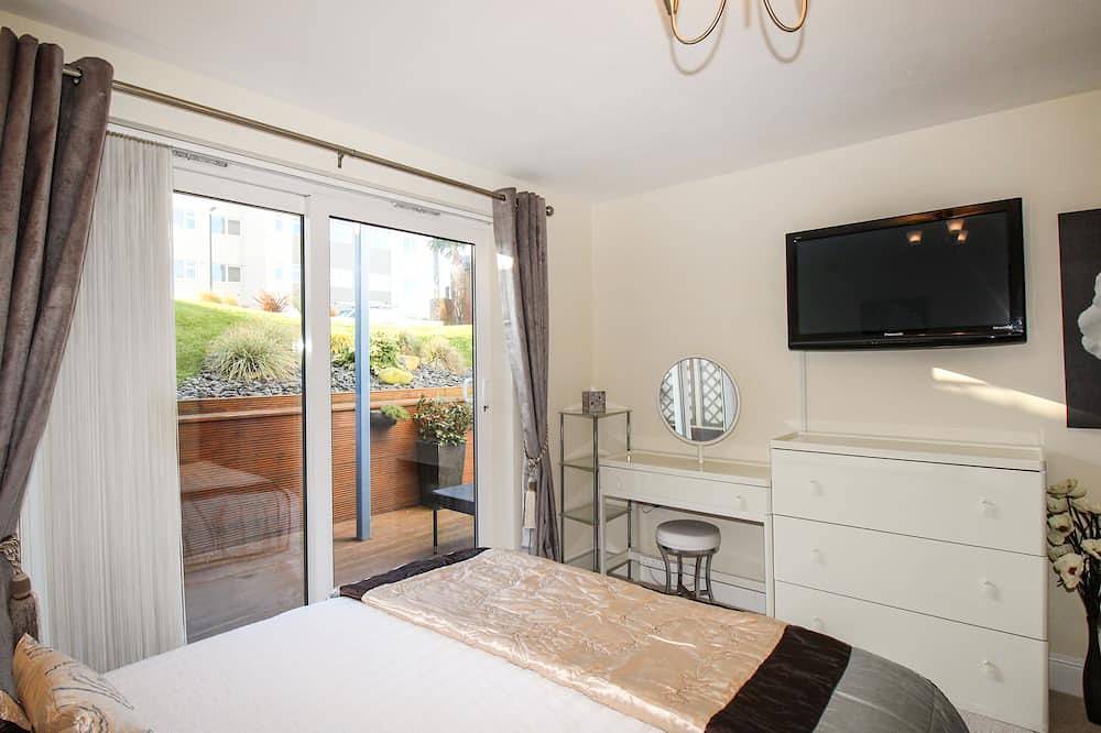 1 Blue Waters, country holiday cottage, with a garden in Southbourne in Bournemouth, South West England