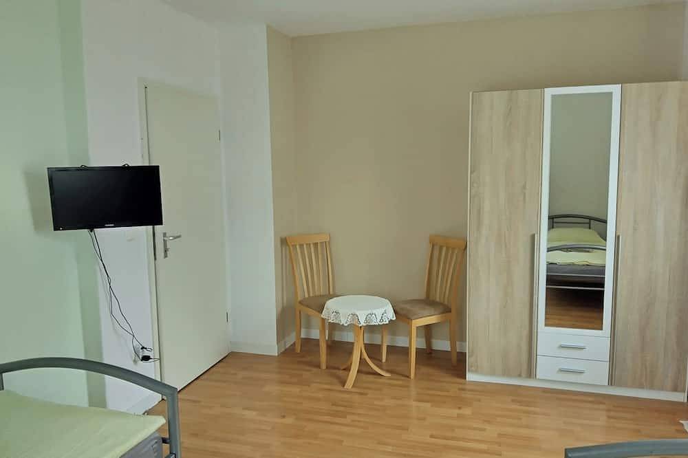 Ganze Wohnung, Ferienwohnung in einer vom Wein- und Obstbau geprägten Gegend in Dölzschen, Dresden