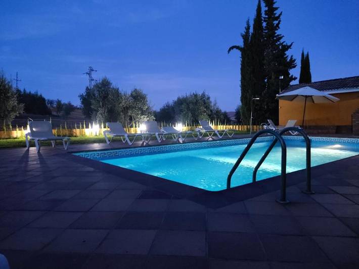 Casa de vacaciones para 9 personas, con jardín además de vistas y piscina - 1